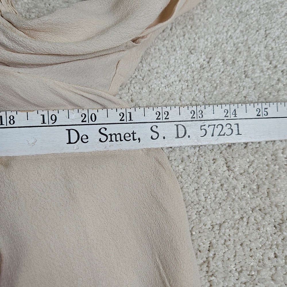ASTR The Label Off Shoulder Anabelle Top Beige Bell Sleeve Flowy Blouse Size S - Picture 6 of 10